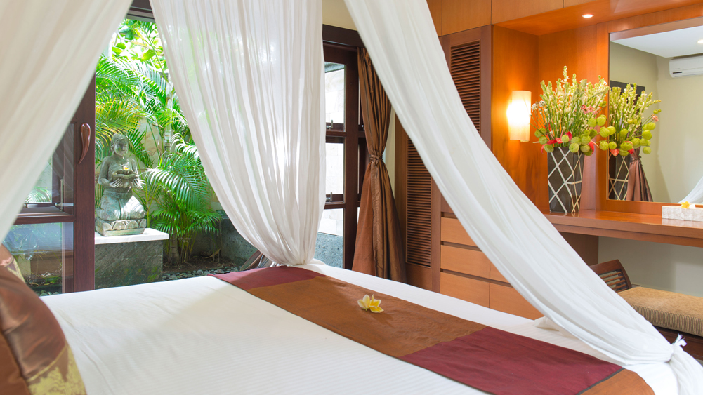 Villa Bayu Gita Residence - Opulent bedroom one